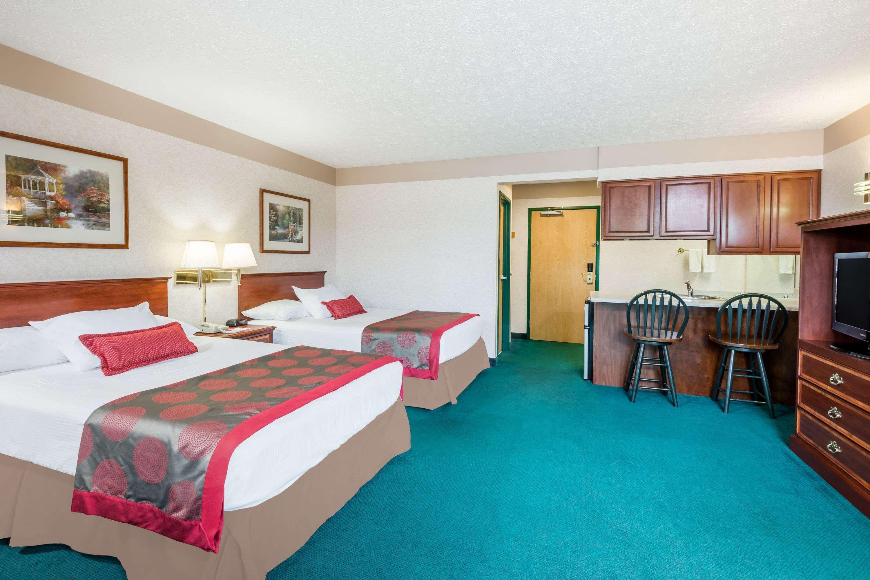 Ramada By Wyndham Strasburg Dover Eksteriør billede