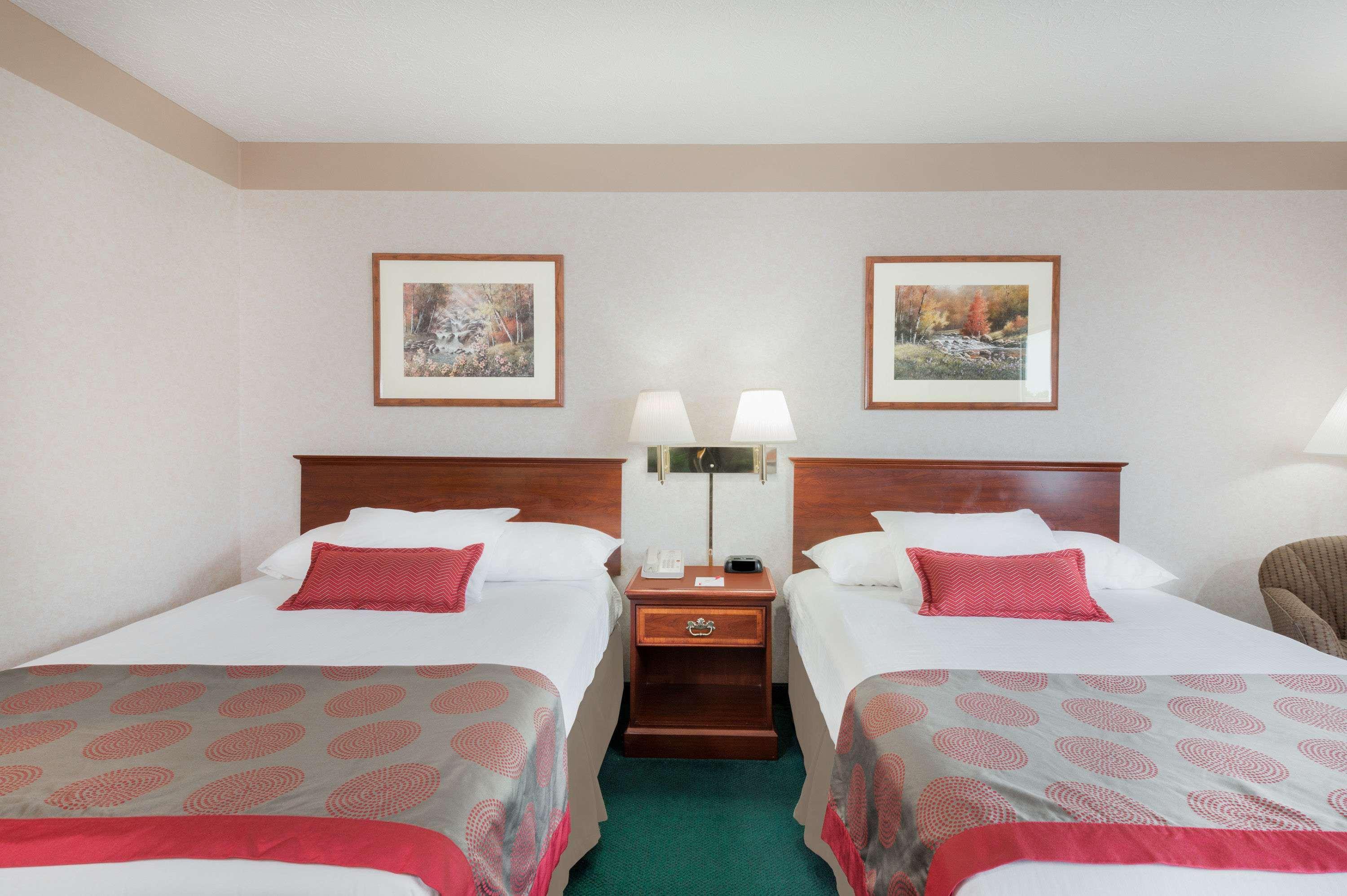 Ramada By Wyndham Strasburg Dover Eksteriør billede