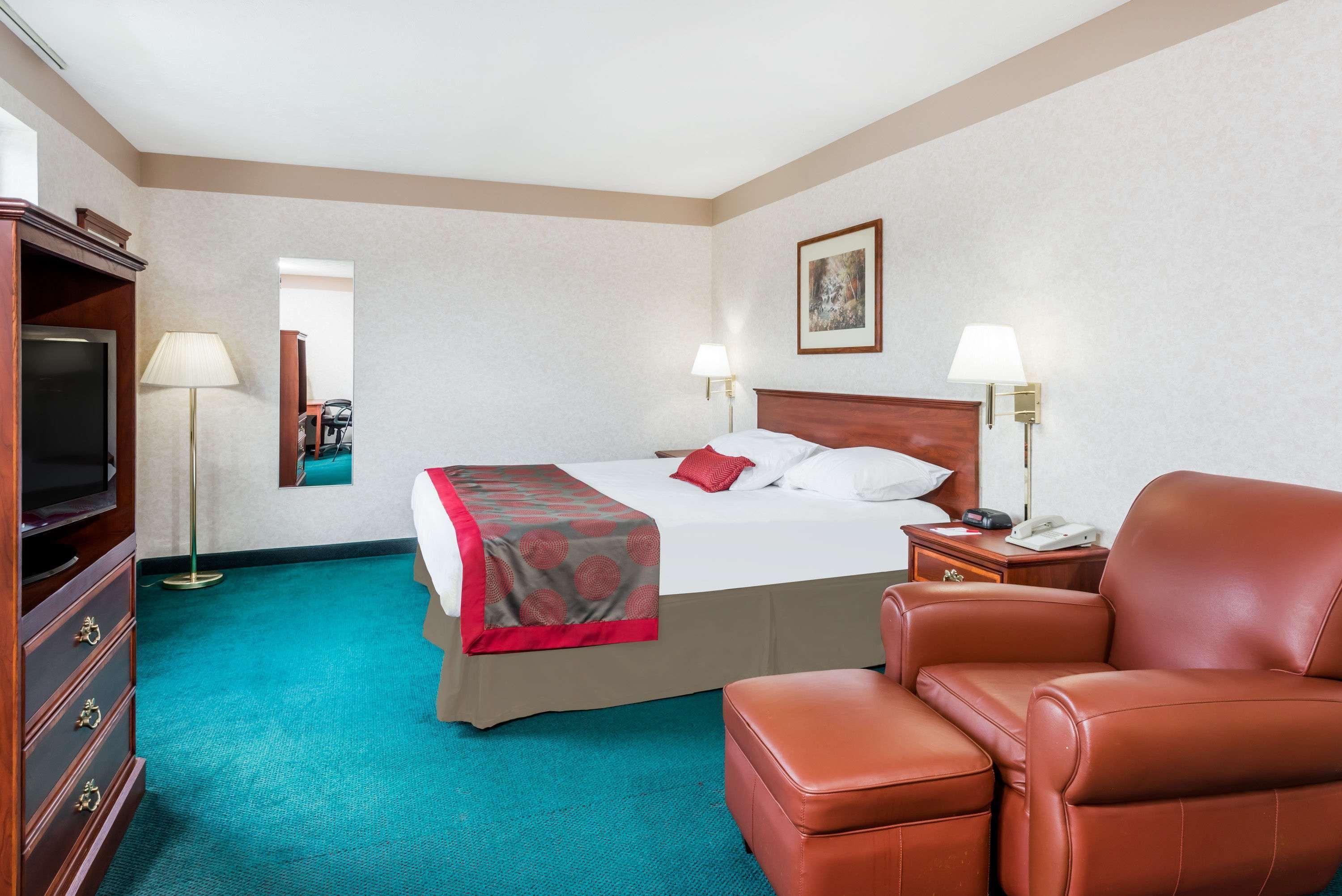 Ramada By Wyndham Strasburg Dover Eksteriør billede