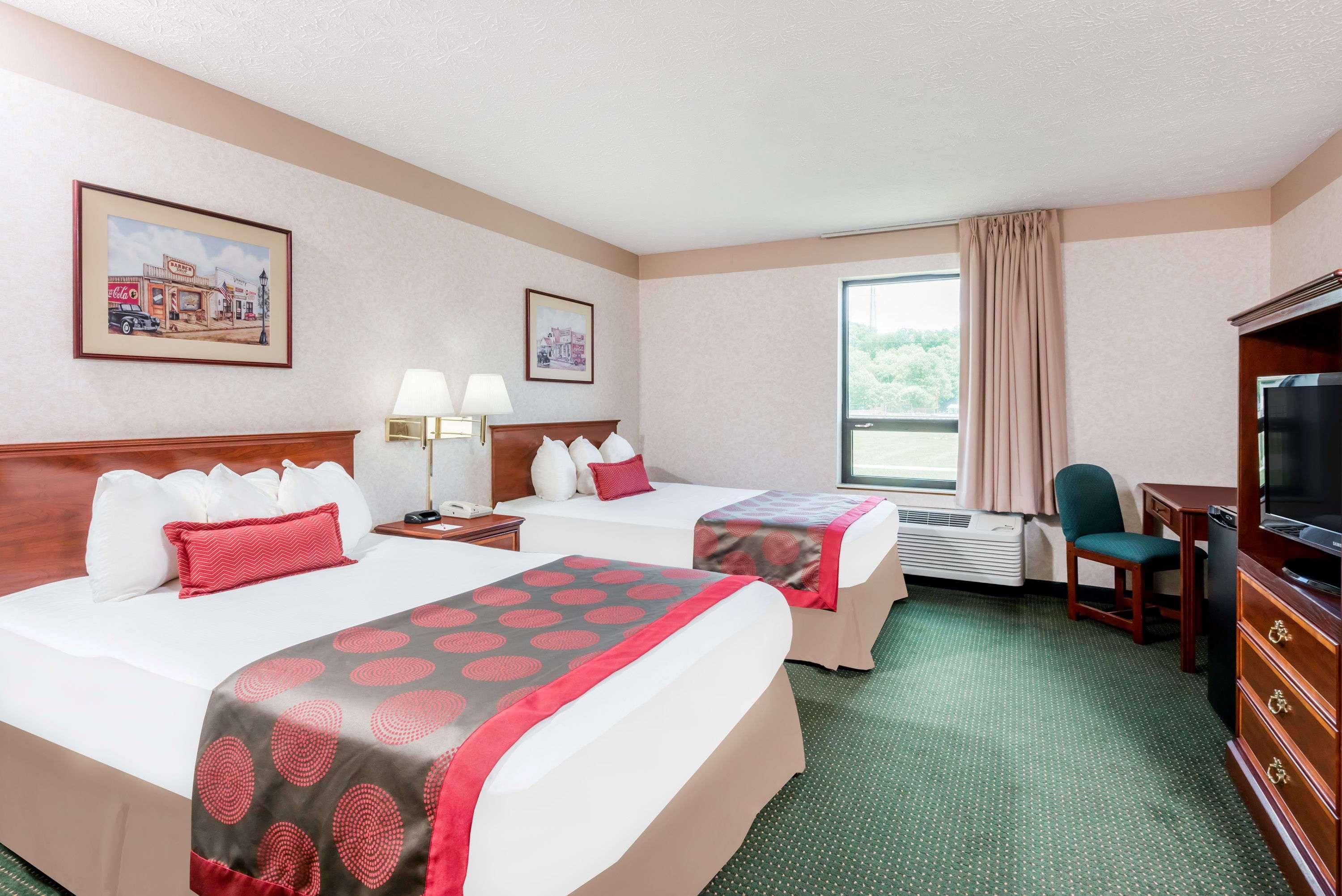 Ramada By Wyndham Strasburg Dover Eksteriør billede