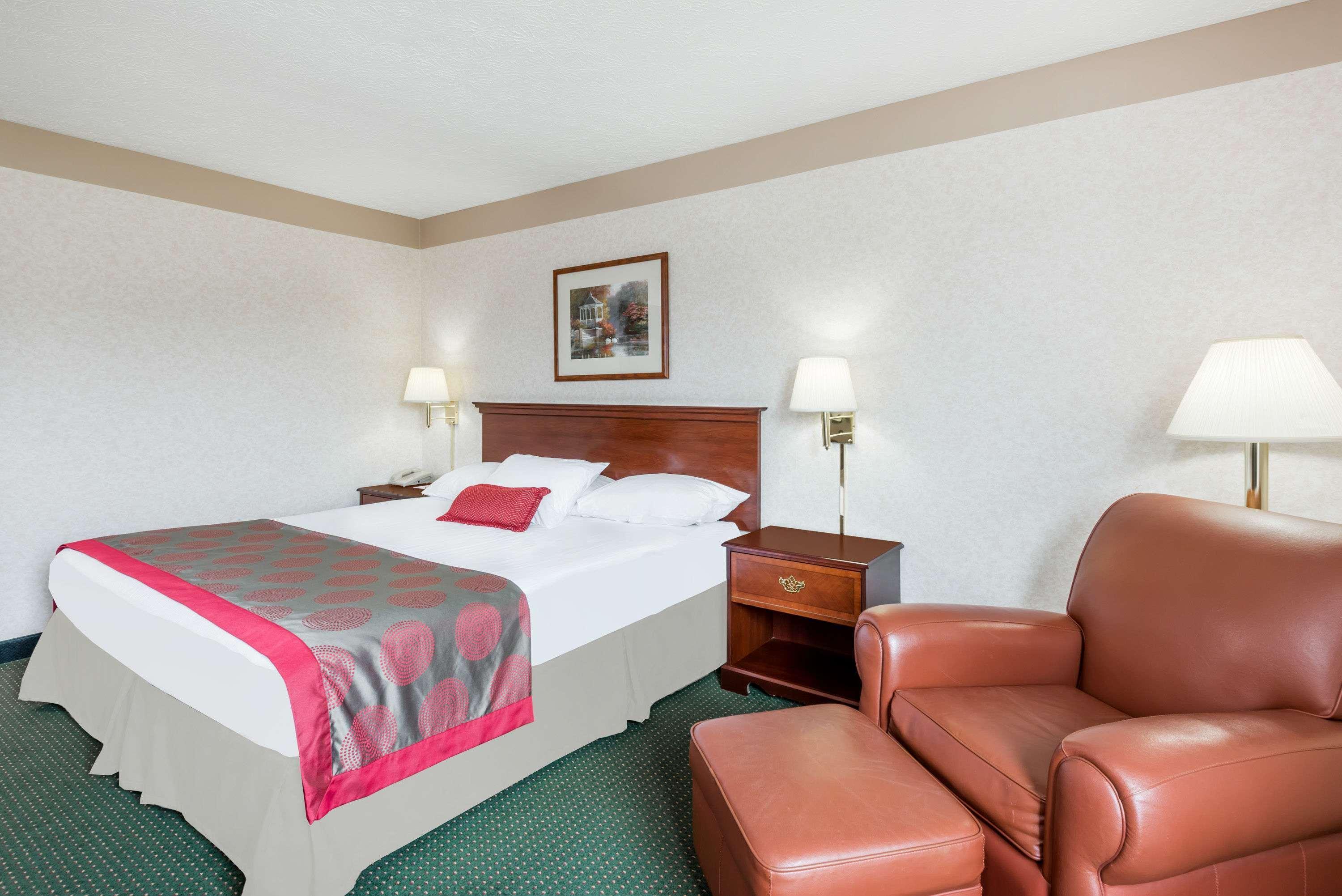 Ramada By Wyndham Strasburg Dover Eksteriør billede