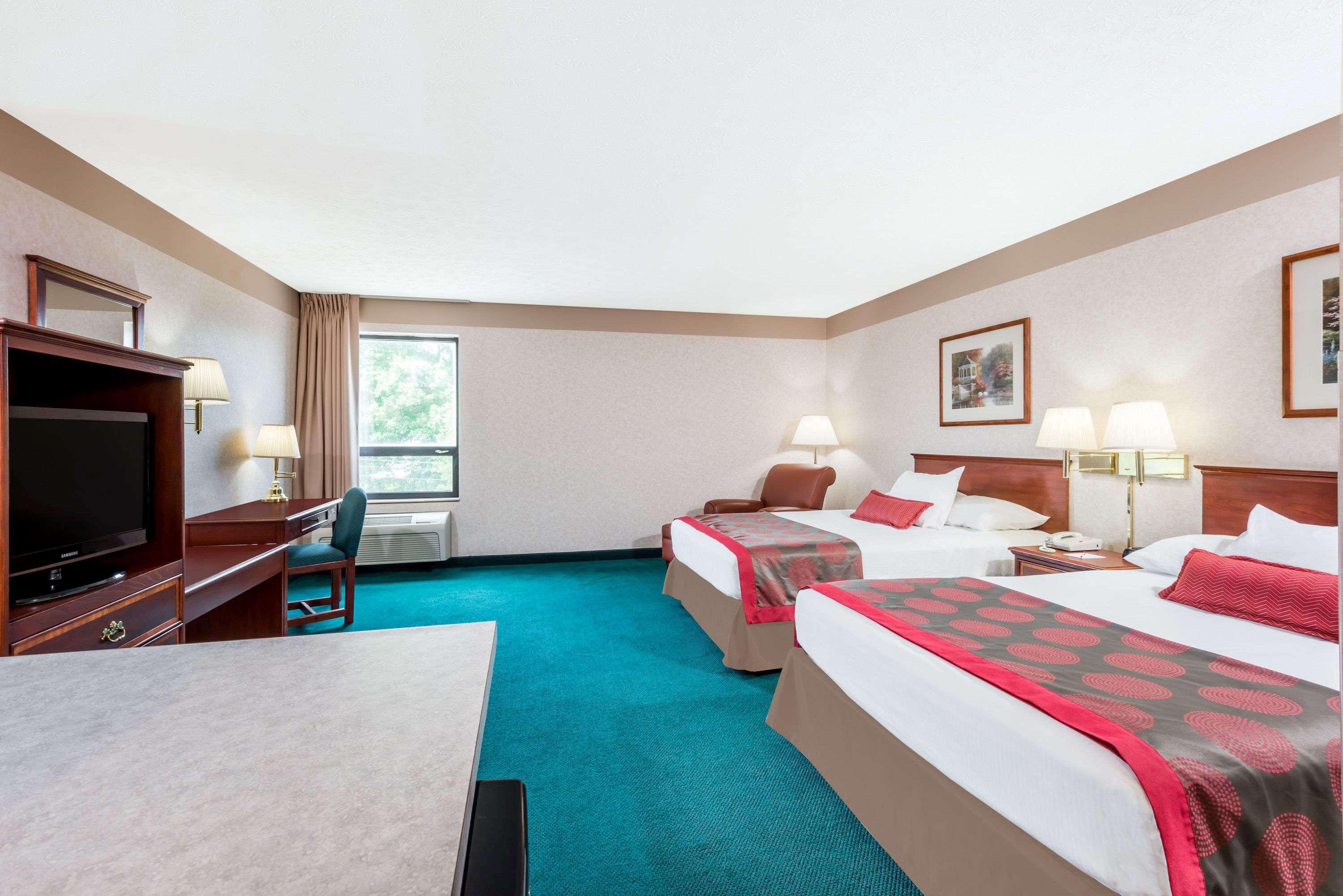 Ramada By Wyndham Strasburg Dover Eksteriør billede