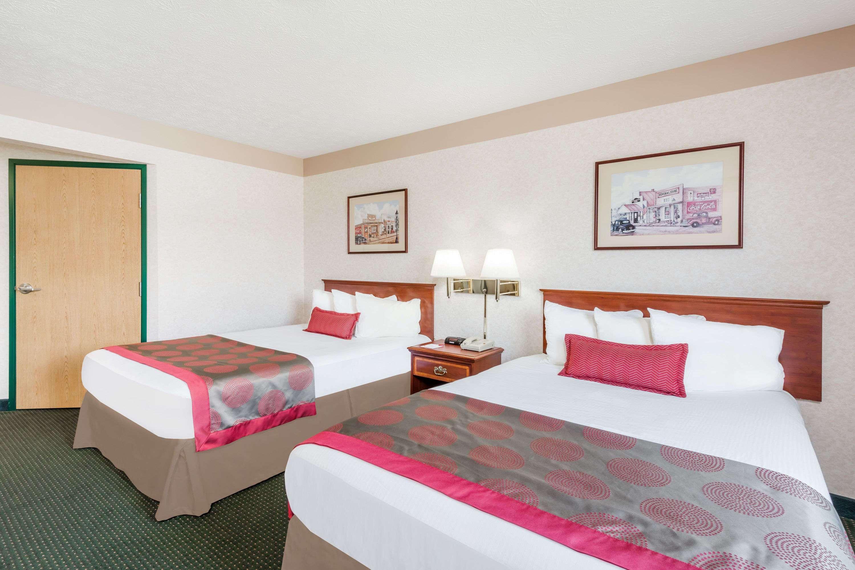 Ramada By Wyndham Strasburg Dover Eksteriør billede