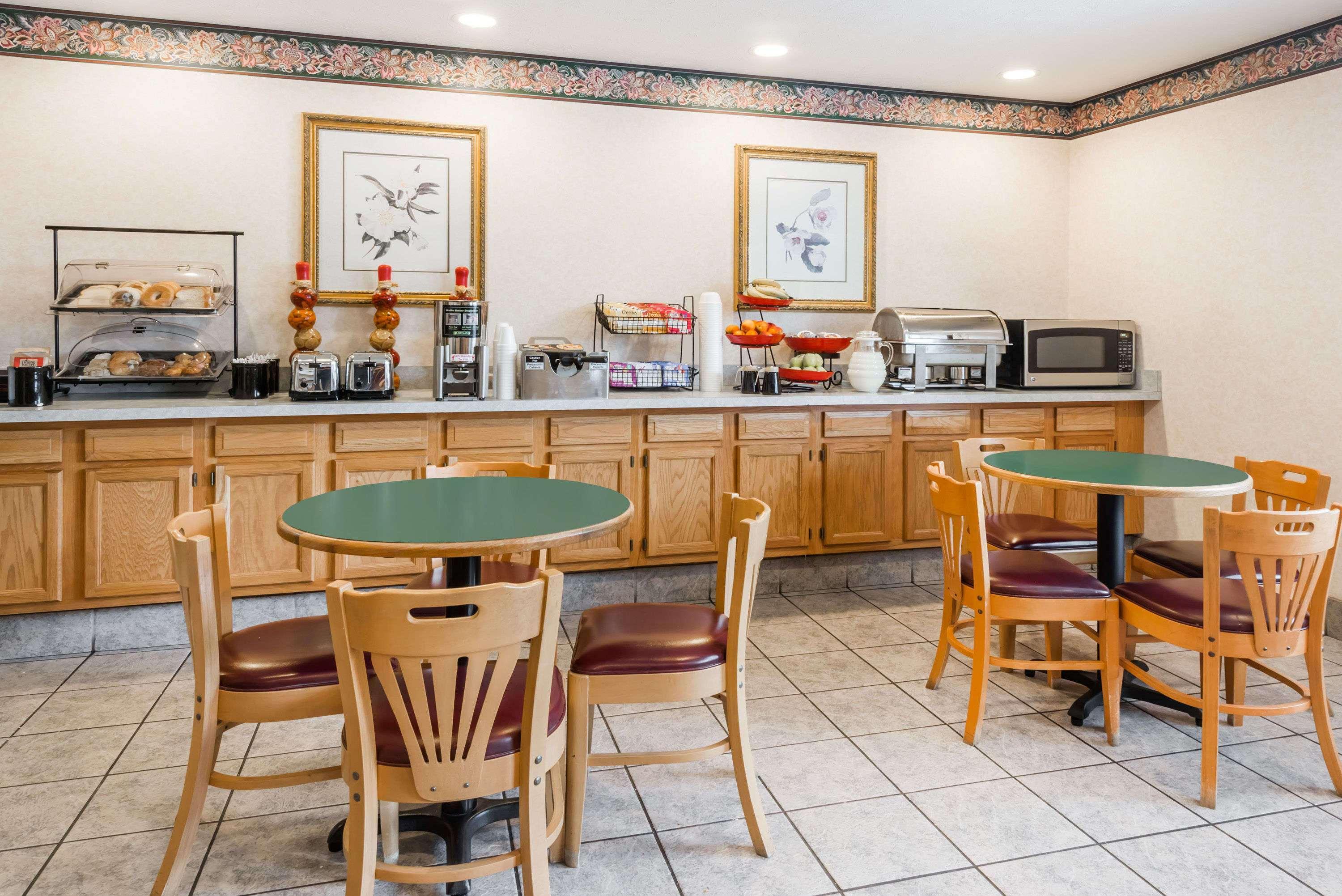 Ramada By Wyndham Strasburg Dover Eksteriør billede